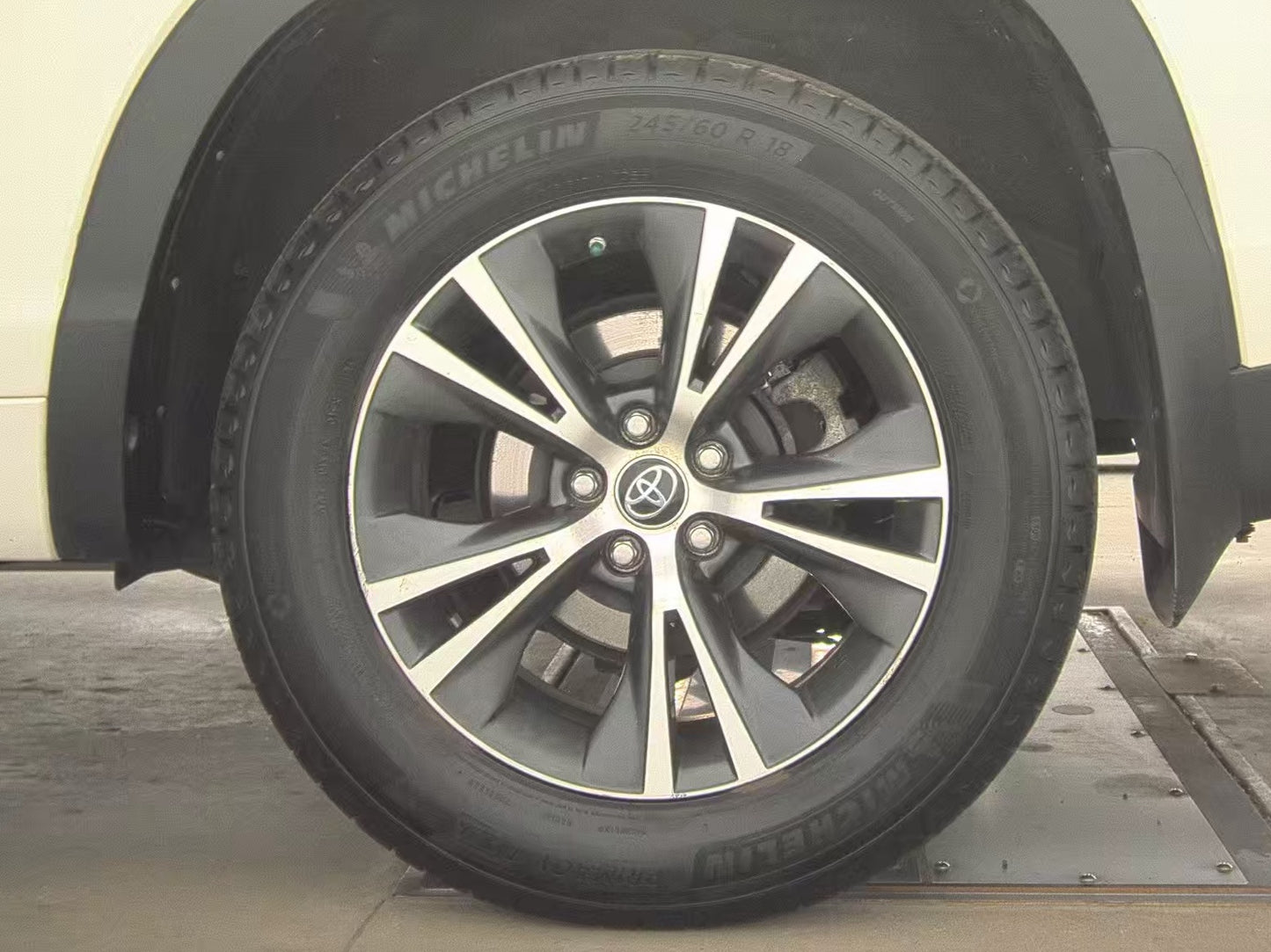 2018 Toyota Highlander LE