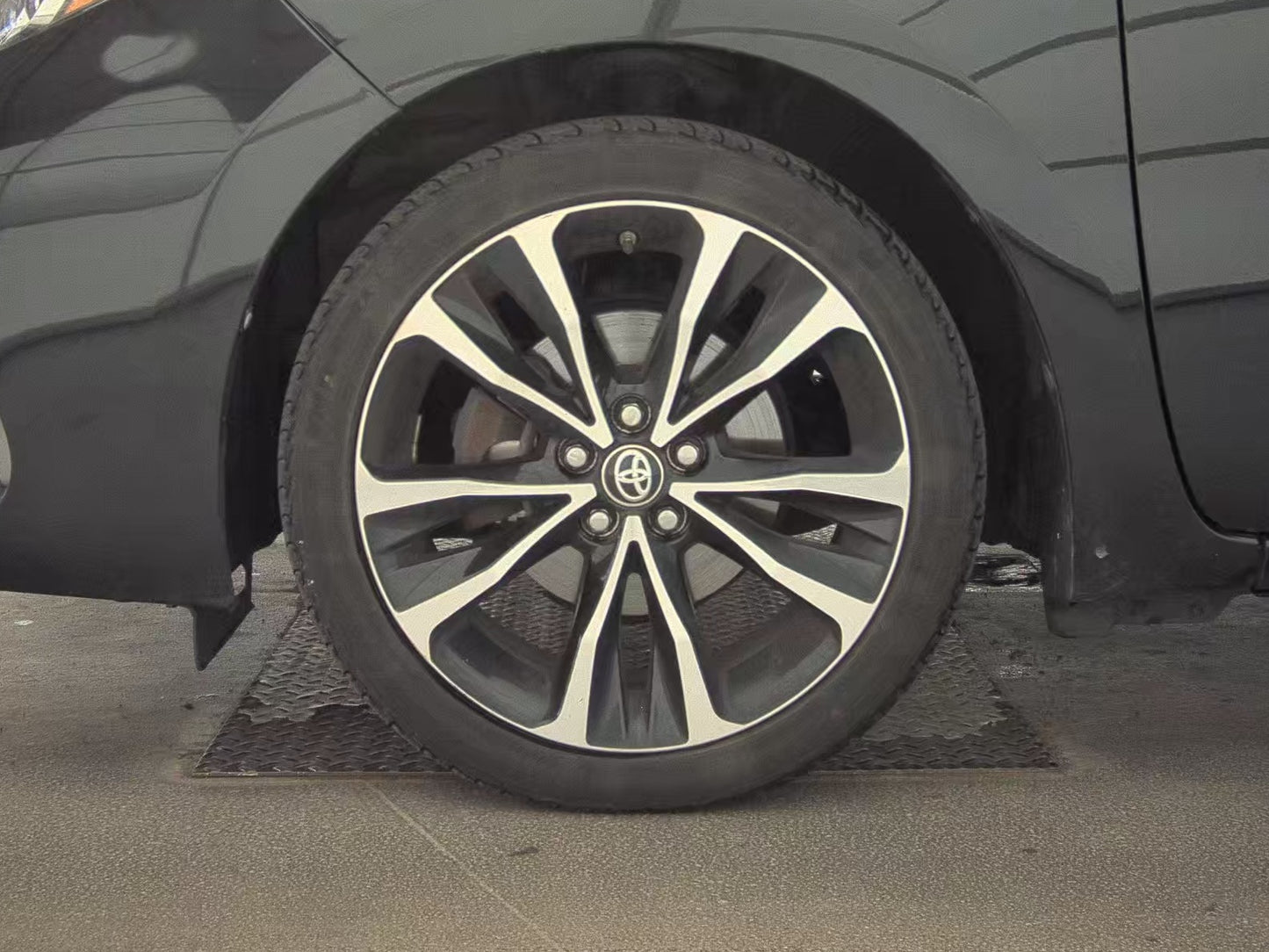 2018 Toyota Corolla SE Sedan
