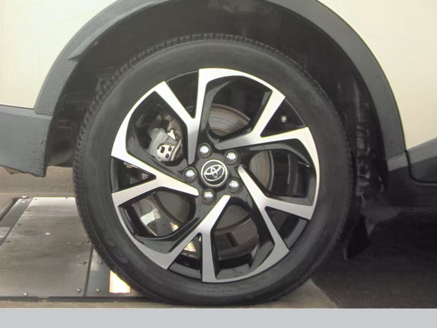 2019 Toyota C-HR XLE