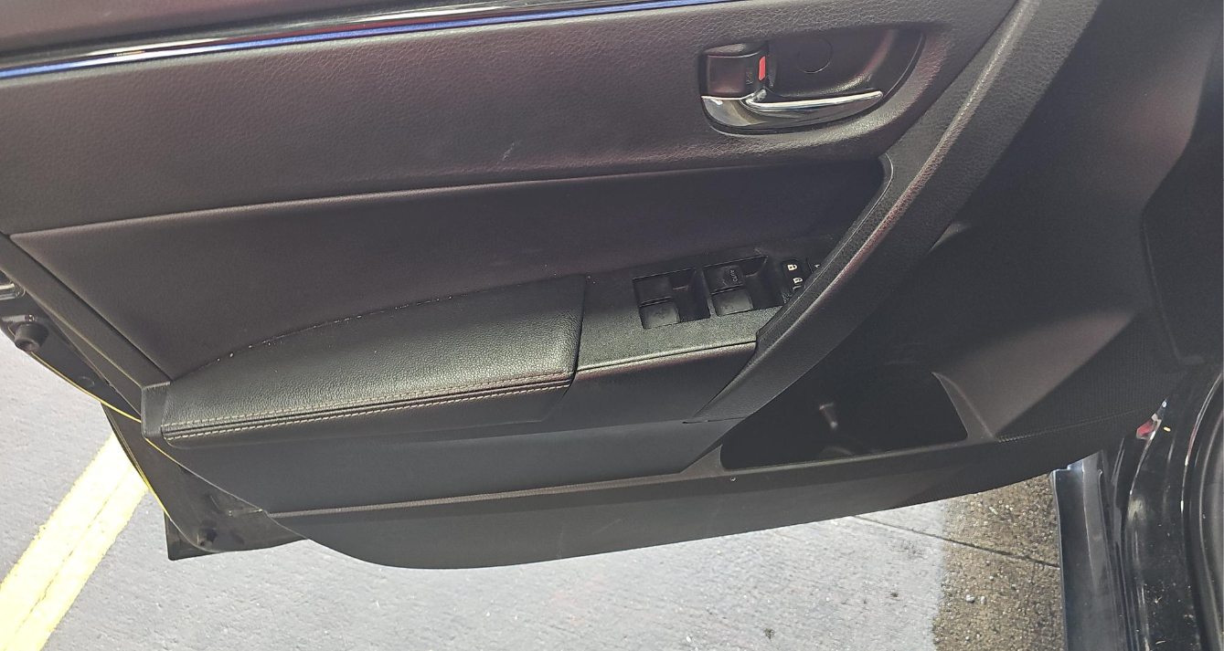 2018 Toyota Corolla SE Sedan