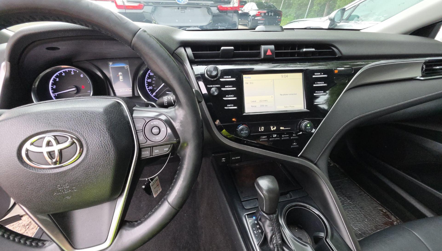 2018 Toyota Camry SE