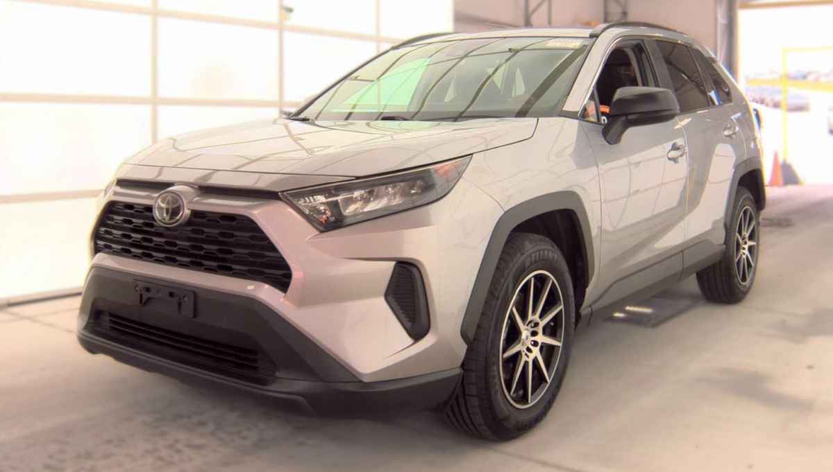 2020 Toyota RAV4 LE