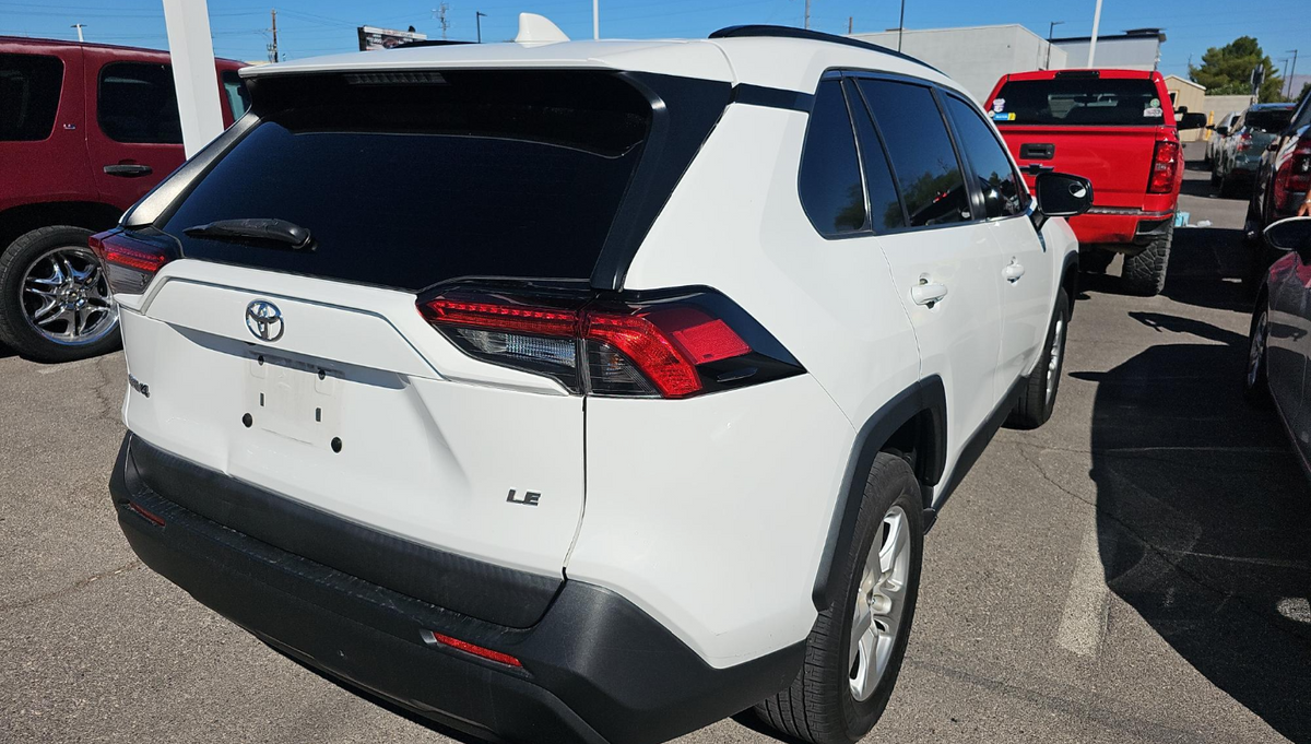 2020 Toyota RAV4 LE