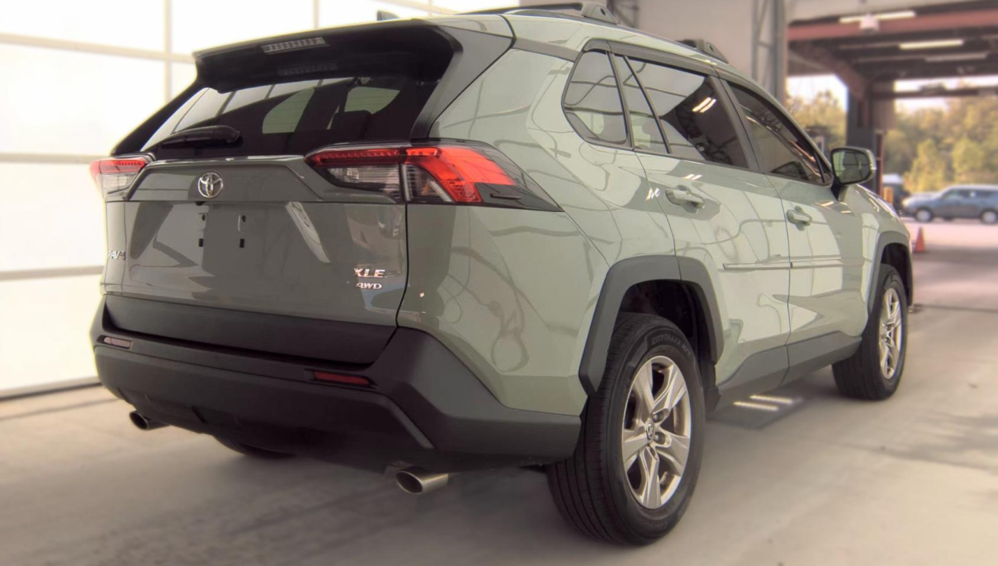 2022 Toyota RAV4 XLE