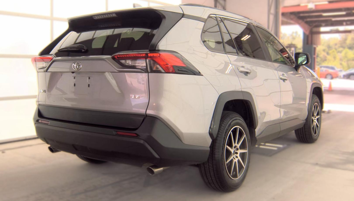 2020 Toyota RAV4 LE