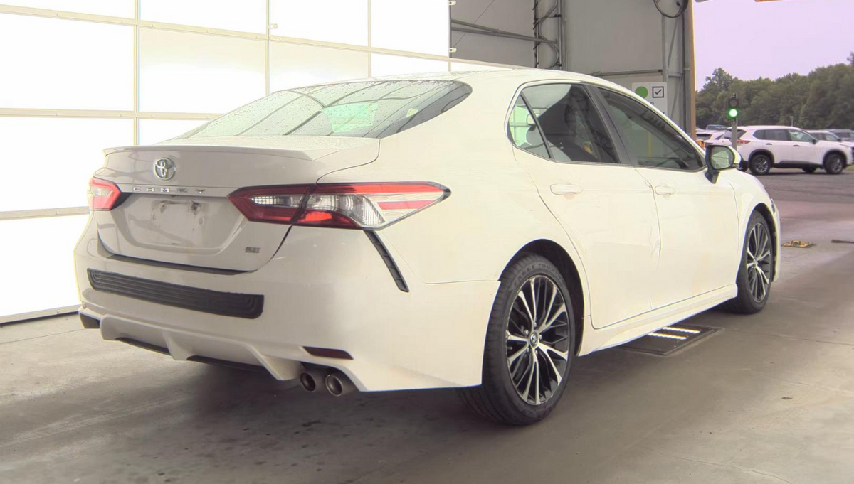 2018 Toyota Camry SE