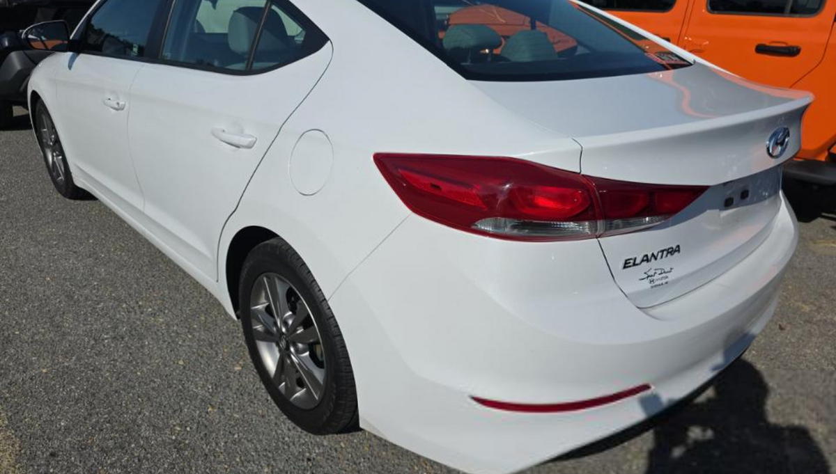 2017 Hyundai Elantra SE Sedan