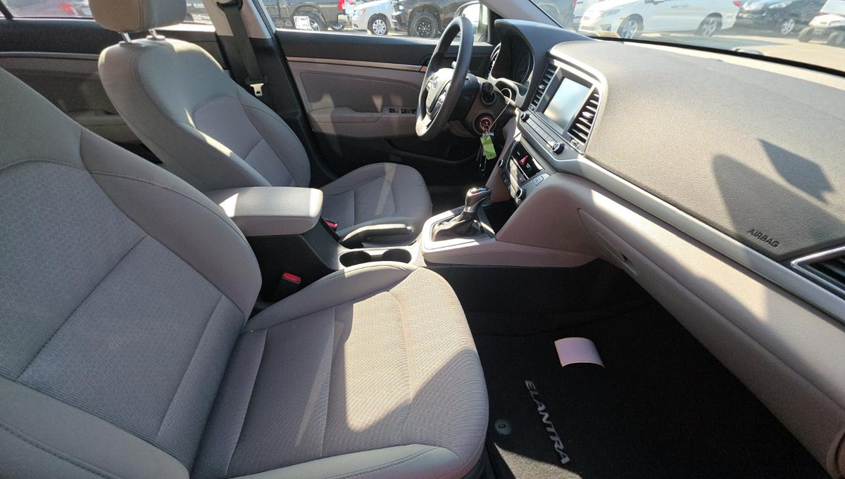 2017 Hyundai Elantra SE Sedan