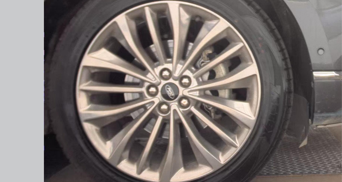 2020 Ford Edge Titanium