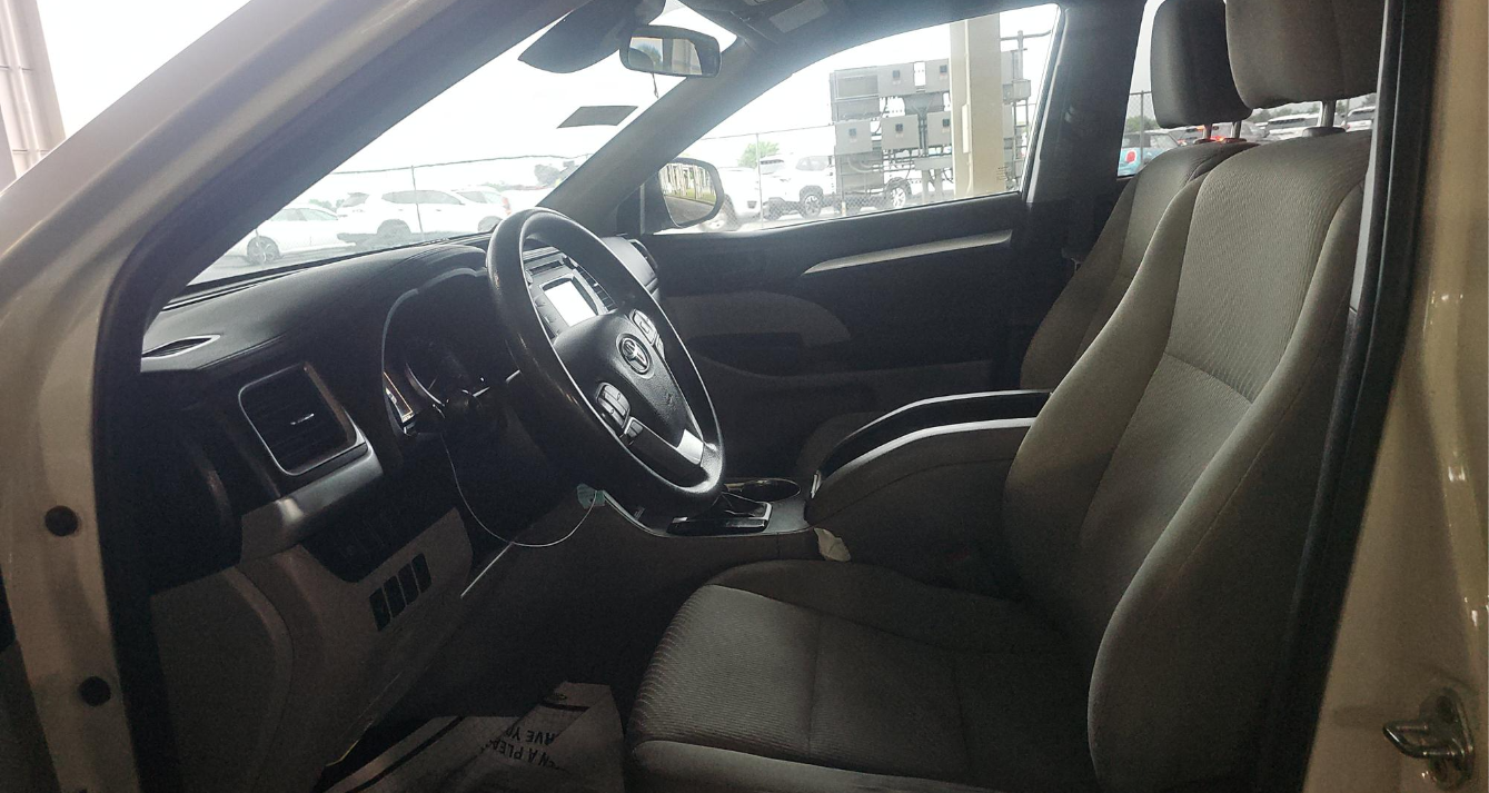 2018 Toyota Highlander LE