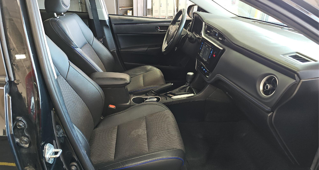 2018 Toyota Corolla SE Sedan