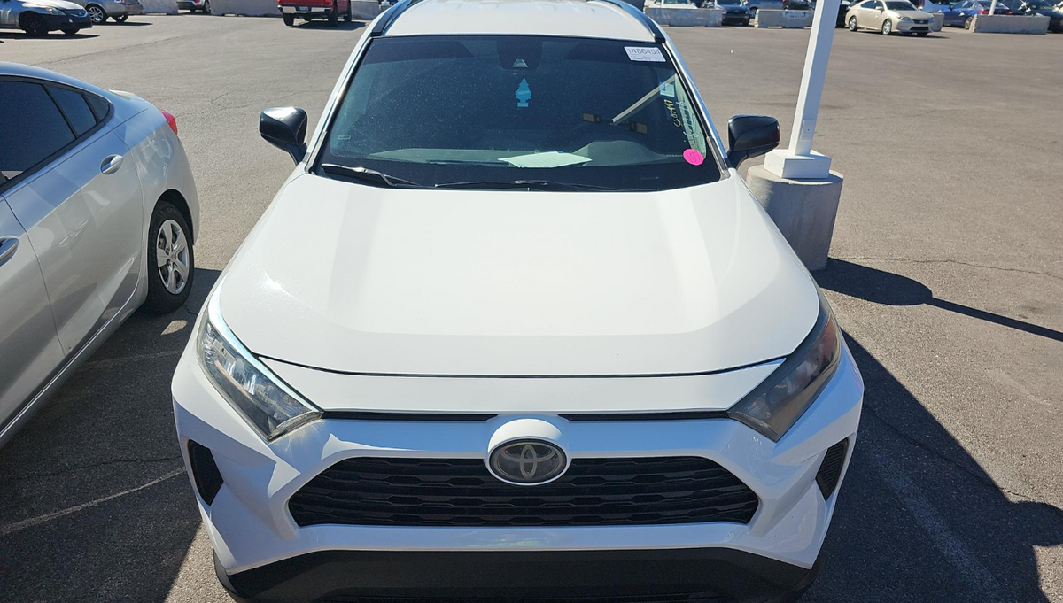 2020 Toyota RAV4 LE